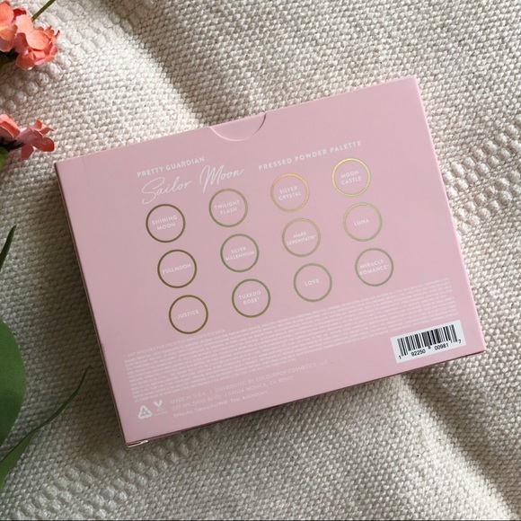 SOLD Sailor Moon Colourpop Pretty Guardian Palette - Picture 3 of 5